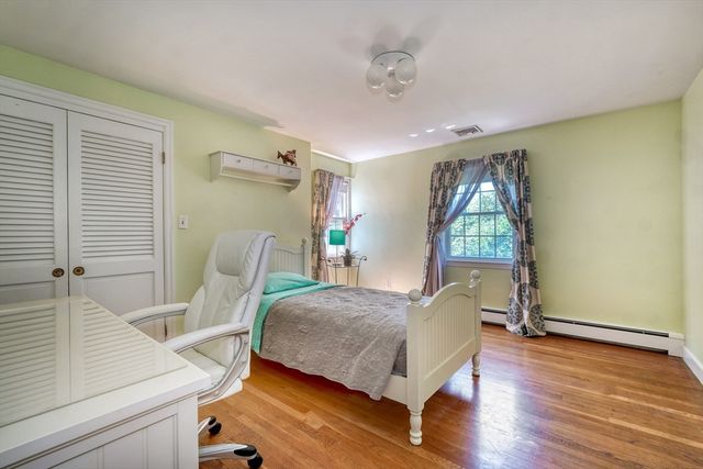 65 Sherburne Rd S, Lexington, MA 02421