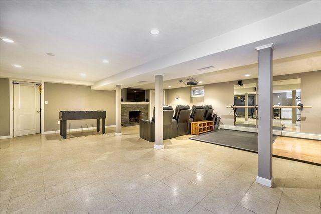 65 Sherburne Rd S, Lexington, MA 02421