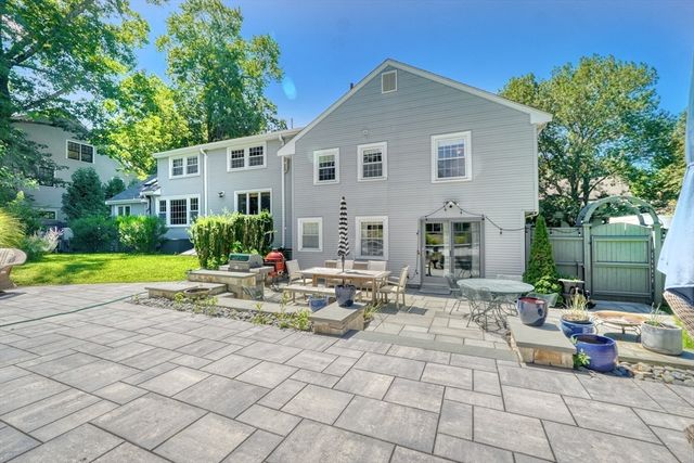 65 Sherburne Rd S, Lexington, MA 02421