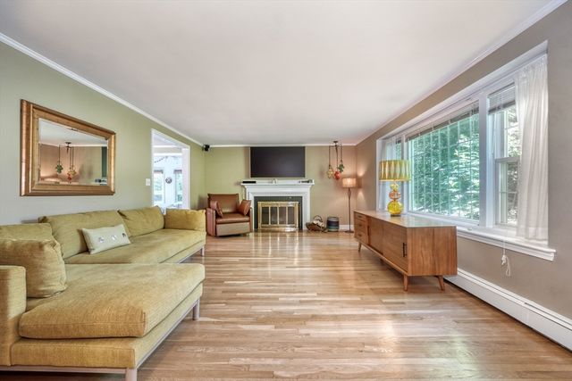 65 Sherburne Rd S, Lexington, MA 02421