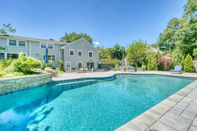 65 Sherburne Rd S, Lexington, MA 02421