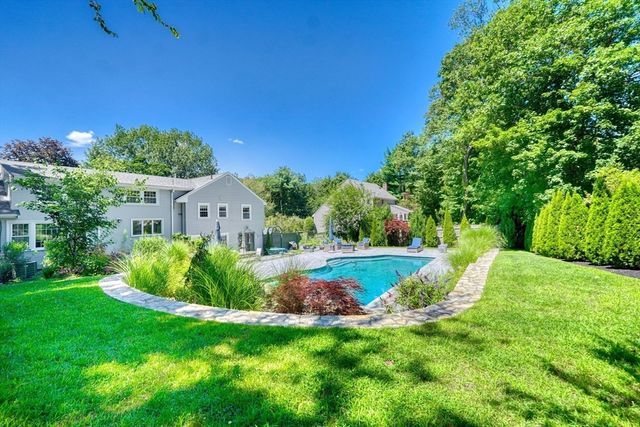 65 Sherburne Rd S, Lexington, MA 02421