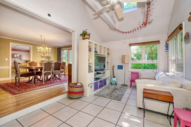 65 Sherburne Rd S, Lexington, MA 02421