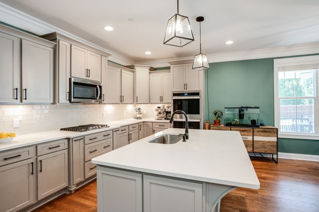 216 Kelbrook Dr, Nolensville, TN 37135
