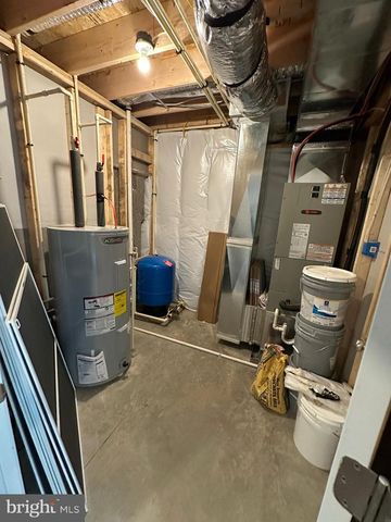 208 BEAVER TRL, Winchester, VA 22602