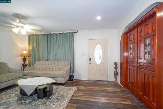 2614 2614 Manhattan Beach Blvd, Redondo Beach, CA 90278