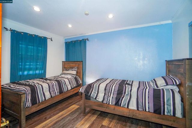 2614 2614 Manhattan Beach Blvd, Redondo Beach, CA 90278