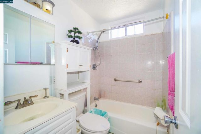 2614 2614 Manhattan Beach Blvd, Redondo Beach, CA 90278