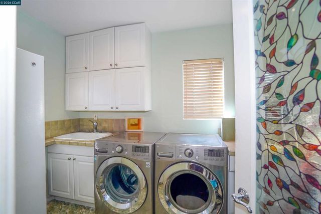 2614 2614 Manhattan Beach Blvd, Redondo Beach, CA 90278