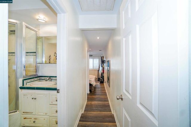 2614 2614 Manhattan Beach Blvd, Redondo Beach, CA 90278