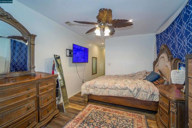 2614 2614 Manhattan Beach Blvd, Redondo Beach, CA 90278