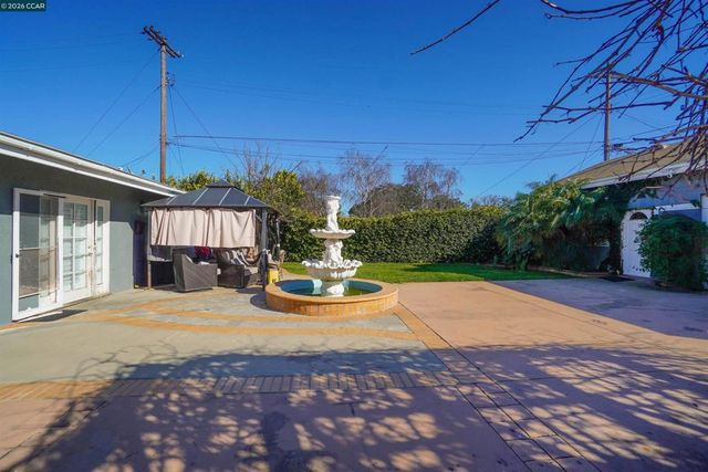 2614 2614 Manhattan Beach Blvd, Redondo Beach, CA 90278