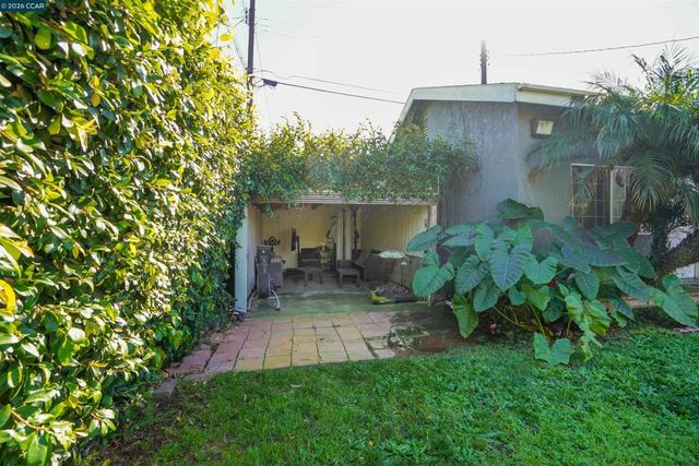 2614 2614 Manhattan Beach Blvd, Redondo Beach, CA 90278