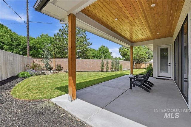 2601 S Greenwood Circle, Boise, ID 83706