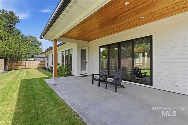 2601 S Greenwood Circle, Boise, ID 83706