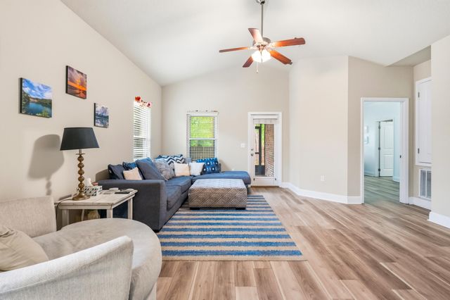41 Dickens Drive, Freeport, FL 32439