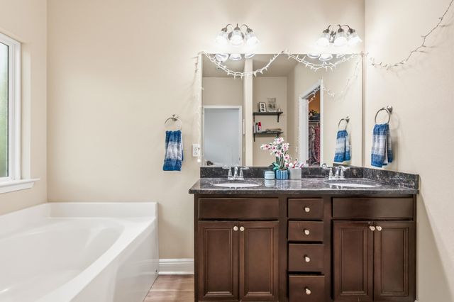 41 Dickens Drive, Freeport, FL 32439