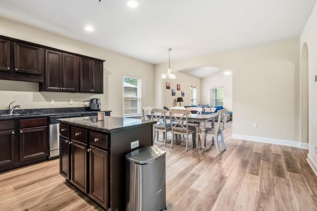 41 Dickens Drive, Freeport, FL 32439