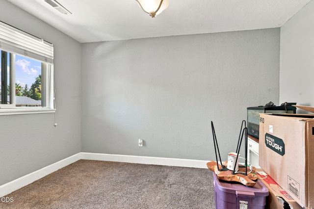 2552 Brookside Drive, Medford, OR 97504