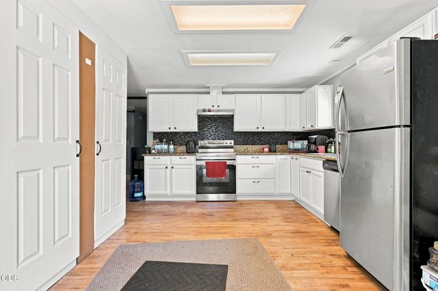 2552 Brookside Drive, Medford, OR 97504