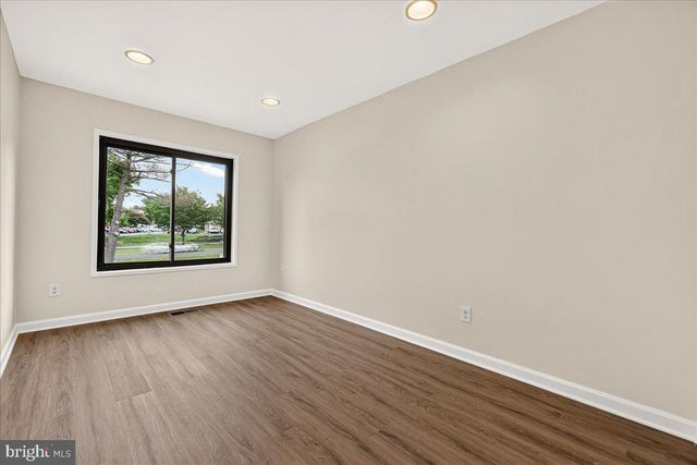 9915 RIDGELINE DR, Gaithersburg, MD 20886
