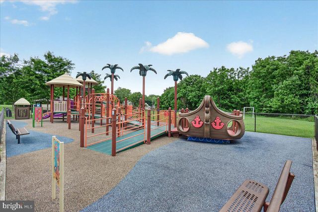 9915 RIDGELINE DR, Gaithersburg, MD 20886
