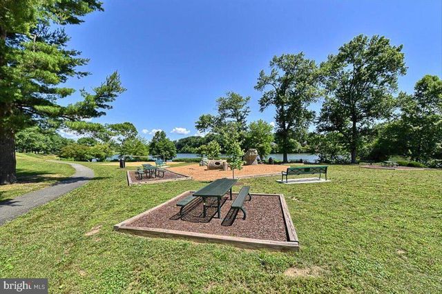 9915 RIDGELINE DR, Gaithersburg, MD 20886