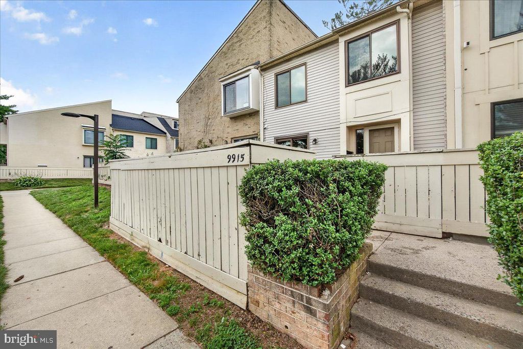 9915 RIDGELINE DR, Gaithersburg, MD 20886
