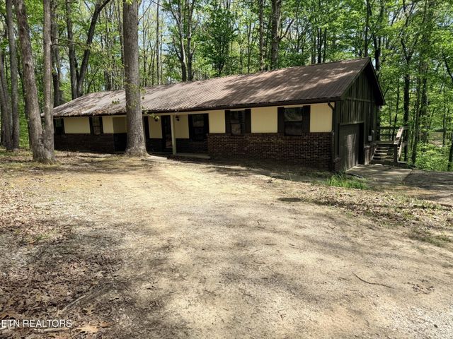 549 Yellow Cliff Estates Rd, Jamestown, TN 38556
