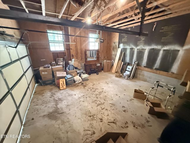 549 Yellow Cliff Estates Rd, Jamestown, TN 38556