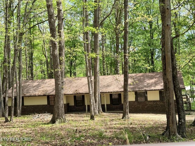 549 Yellow Cliff Estates Rd, Jamestown, TN 38556