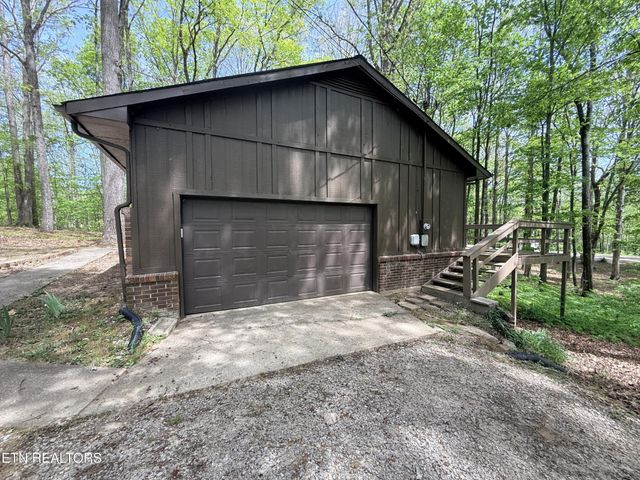 549 Yellow Cliff Estates Rd, Jamestown, TN 38556