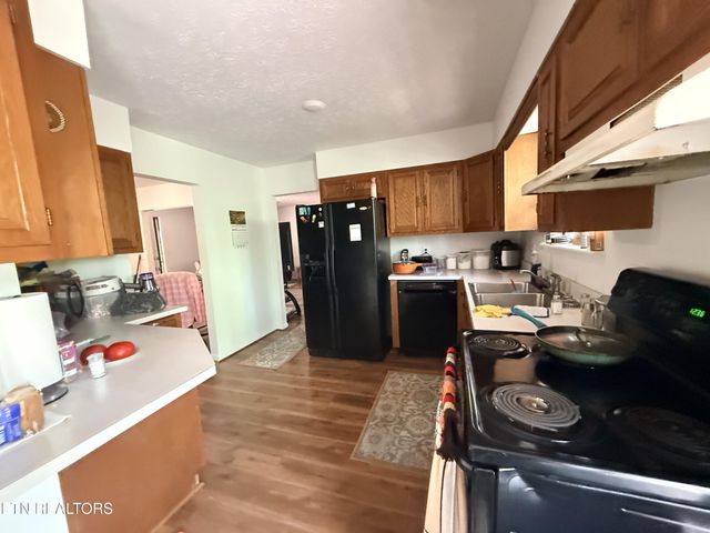 549 Yellow Cliff Estates Rd, Jamestown, TN 38556