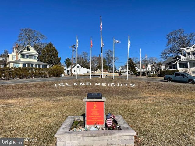 113 JAYNES AVENUE, Island Heights, NJ 08732
