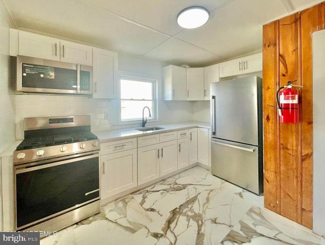 113 JAYNES AVENUE, Island Heights, NJ 08732