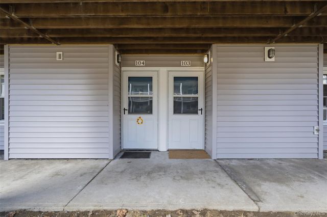 10 Wild Oaks Road 103, Goldens Bridge, NY 10526
