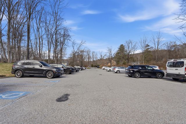 10 Wild Oaks Road 103, Goldens Bridge, NY 10526