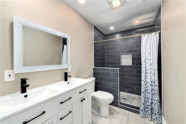 15709 W 127th Terrace, Olathe, KS 66062