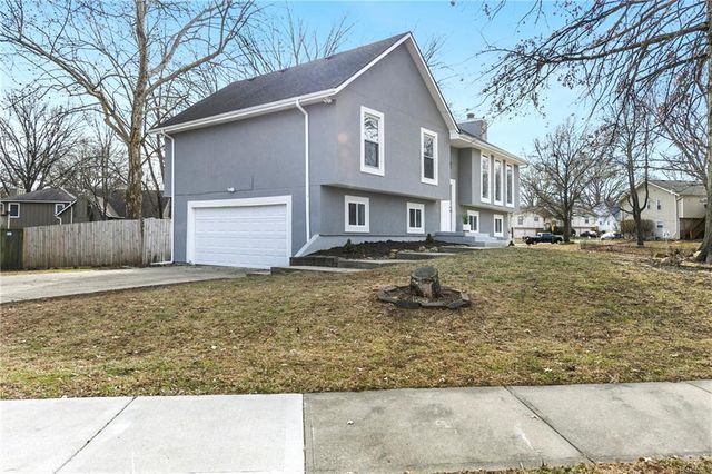 15709 W 127th Terrace, Olathe, KS 66062