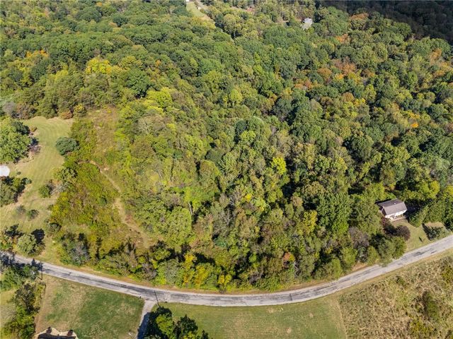 000 Willow Ridge Rd, Bell Acres, PA 15143