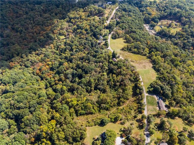 000 Willow Ridge Rd, Bell Acres, PA 15143