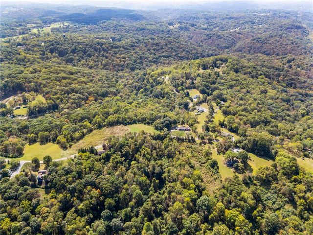 000 Willow Ridge Rd, Bell Acres, PA 15143