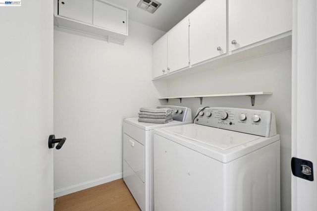 3201 Phoenix Ln, Alameda, CA 94502