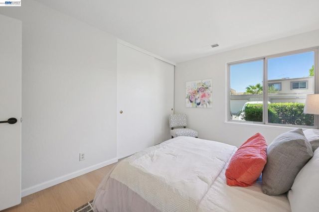 3201 Phoenix Ln, Alameda, CA 94502