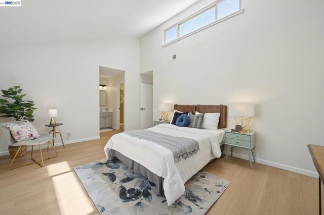 3201 Phoenix Ln, Alameda, CA 94502