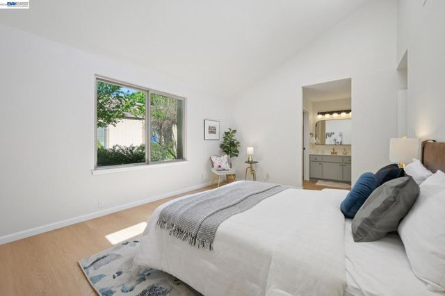 3201 Phoenix Ln, Alameda, CA 94502