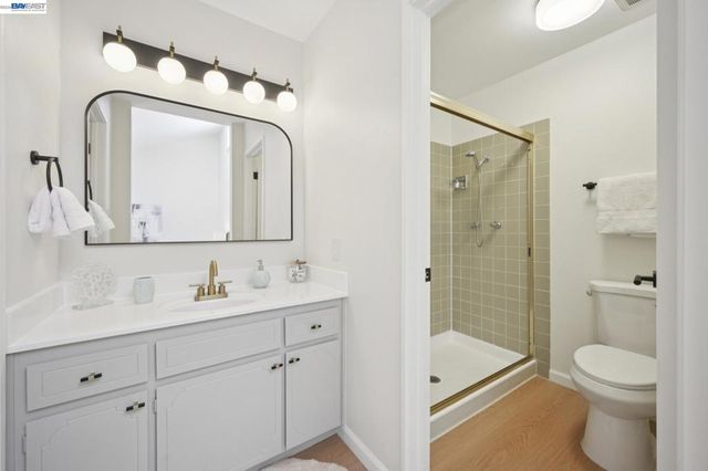 3201 Phoenix Ln, Alameda, CA 94502