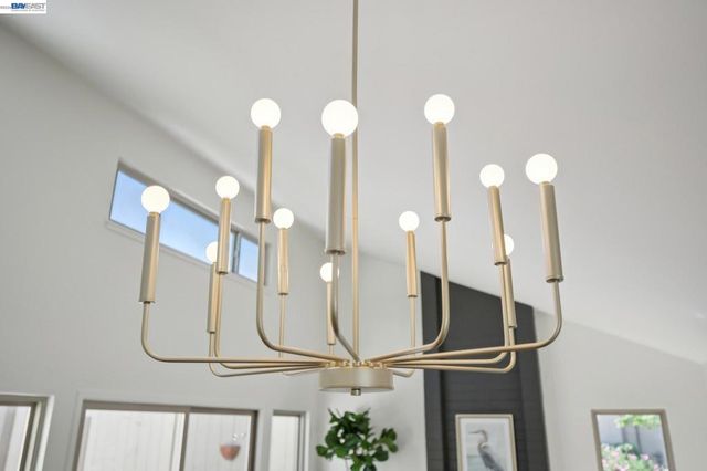 3201 Phoenix Ln, Alameda, CA 94502