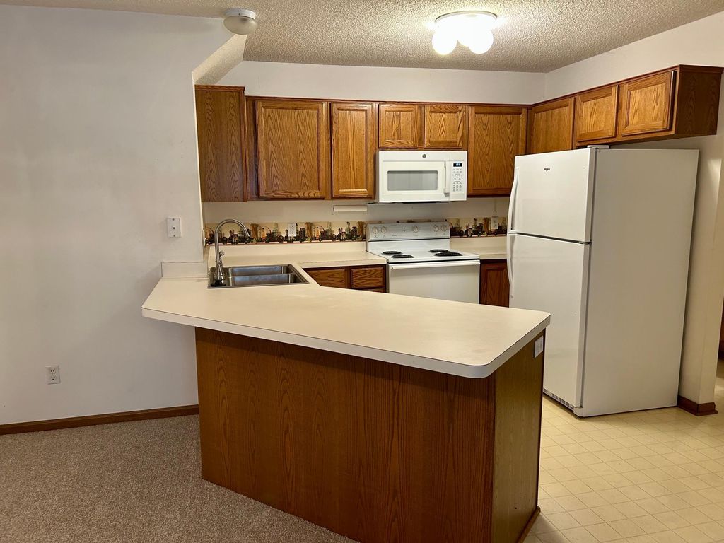 1729 Riverwood Drive 64, Burnsville, MN 55337 — exterior