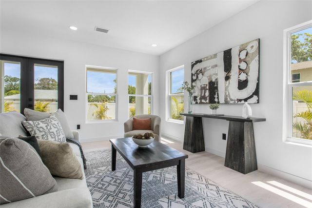 4601 QUEENSBORO AVENUE S, St Petersburg, FL 33711